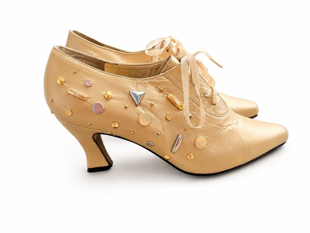 Vintage 90s Fantasy Collection Gold Leather Studded Oxford Heels 7.5 Narrow